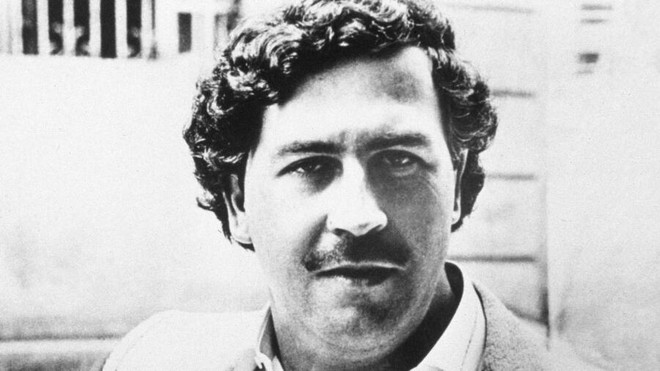 Cựu đặc nhiệm Anh kể chuyện suýt mất đầu khi đi giết trùm ma túy Escobar - Ảnh 1.