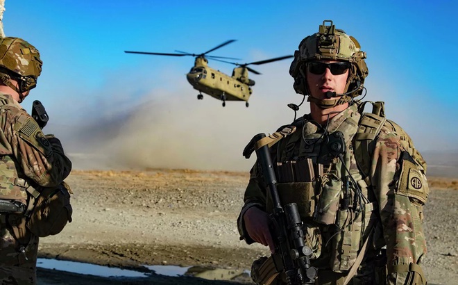 Chính phủ mới của Mỹ vẫn đang xem xét lại thỏa thuận năm 2020 với Taliban nên hiện vẫn chưa rõ về thời gian quân đội NATO sẽ tiếp tục đồn trú tại Afghanistan. (Ảnh: AP)