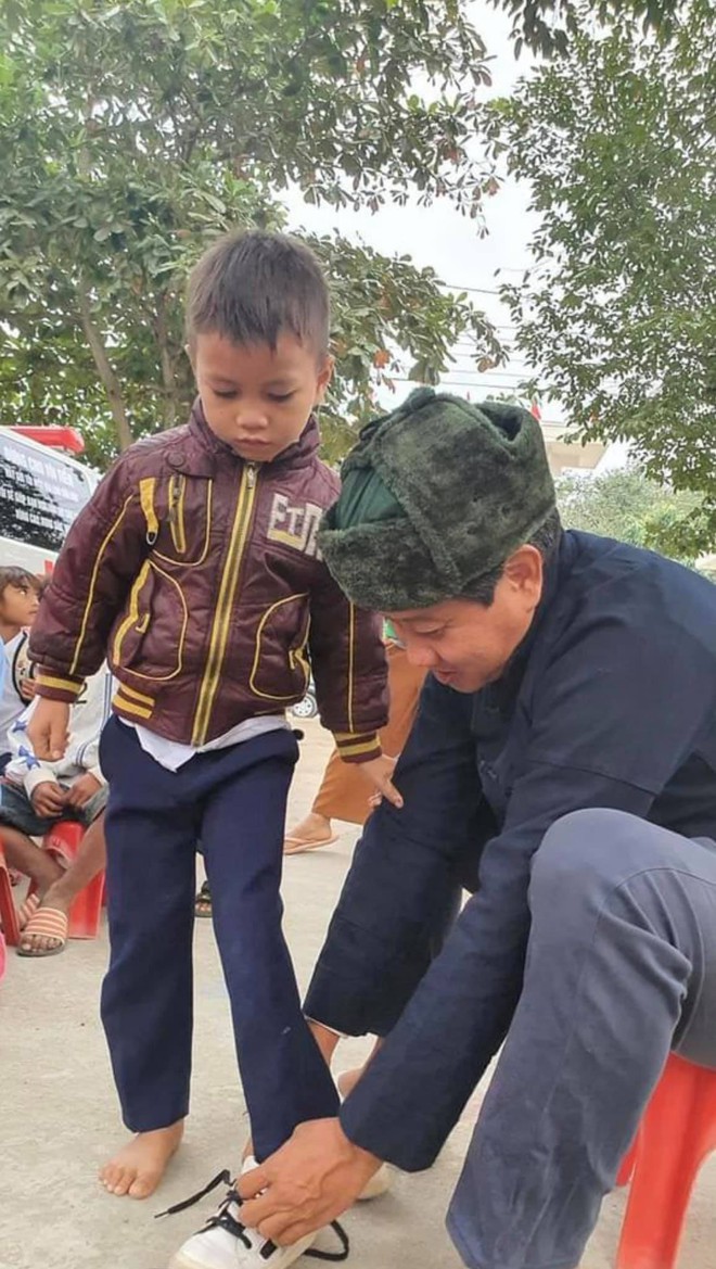 Ông Đoàn Ngọc Hải đòi lại 106 triệu đồng xây nhà cho người nghèo: Giữa 2 bên đã không hiểu nhau thì nên ly dị - Ảnh 2. Ông Đoàn Ngọc Hải đòi lại 106 triệu đồng xây nhà cho người nghèo: Giữa 2 bên đã không hiểu nhau thì nên ly dị - Ảnh 2.