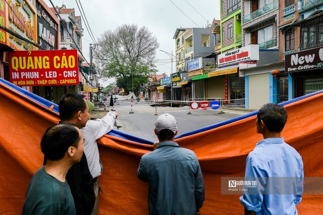  Hà Nội: Hố “tử thần” tiếp tục mở rộng  - Ảnh 2.