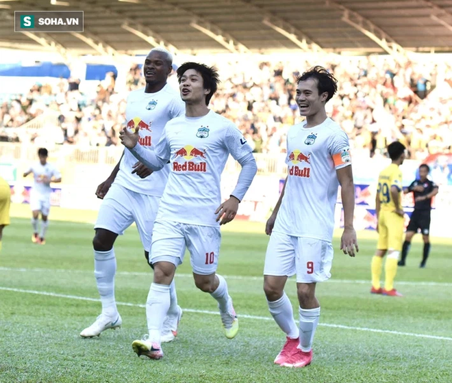 NÓNG: Công Phượng bị BTC V.League ra văn bản cảnh cáo, đề nghị HAGL nghiêm khắc nhắc nhở - Ảnh 1. NÓNG: Công Phượng bị BTC V.League ra văn bản cảnh cáo, đề nghị HAGL nghiêm khắc nhắc nhở - Ảnh 1.