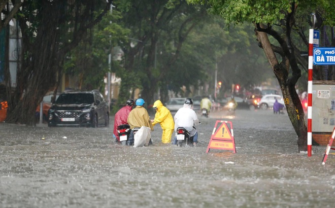 Hà Nội vẫn còn nhiều nơi "phố thành sông" khi mùa mưa sắp đến