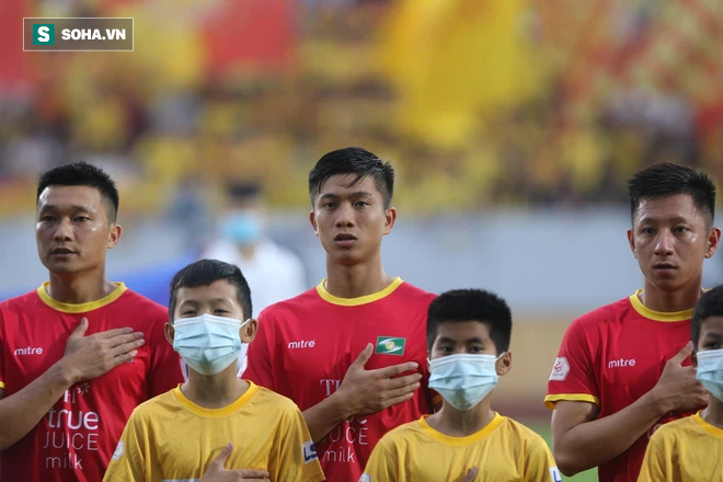 Văn Toàn ghi bàn như máy, V.League chứng kiến hiện tượng vô cùng hiếm gặp - Ảnh 2. Văn Toàn ghi bàn như máy, V.League chứng kiến hiện tượng vô cùng hiếm gặp - Ảnh 2.