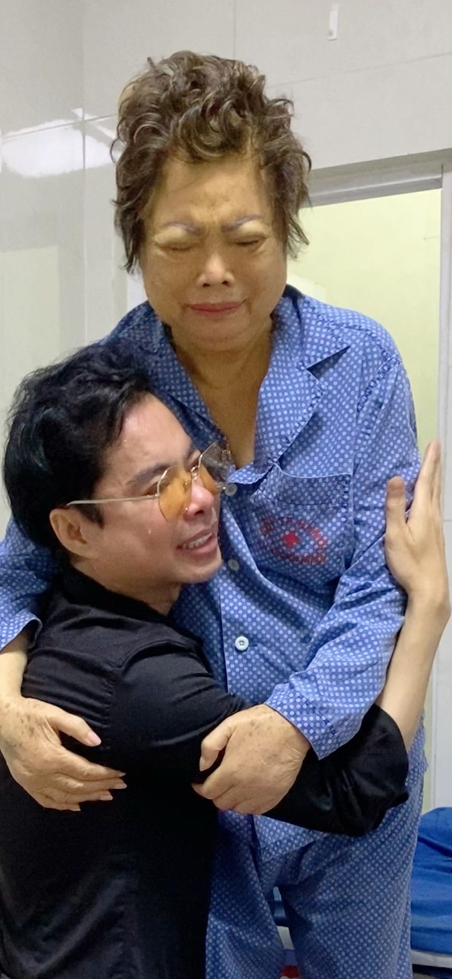 Ngọc Sơn: Tôi chuẩn bị sẵn tinh thần cầm cố ô tô của mình để lo cho mẹ - Ảnh 3. Ngọc Sơn: Tôi chuẩn bị sẵn tinh thần cầm cố ô tô của mình để lo cho mẹ - Ảnh 3.