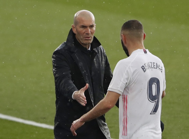BÌNH LUẬN: Bài học 17 năm của Zidane - Ảnh 1.