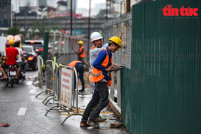 Toàn cảnh công trường hầm chui 700 tỷ đồng Lê Văn Lương-Vành đai 3 - Ảnh 5.