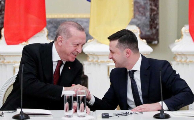Tổng thống Ukraine và Tổng thống Thổ Nhĩ Kỳ. Ảnh: Internet