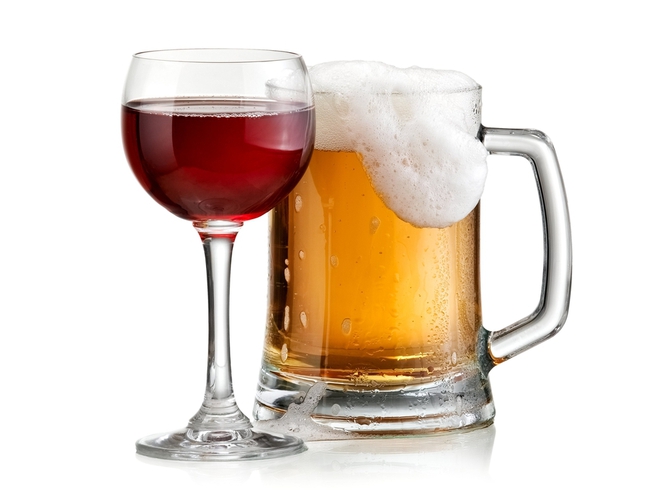 Sự khác biệt giữa rượu và bia sau khi uống dài ngày: Nên uống loại nào đỡ hại hơn, cách uống ra sao? - Ảnh 1.