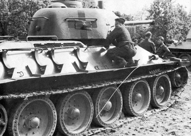 Phát xít Đức đã tận dụng xe tăng huyền thoại T-34 như thế nào - Ảnh 2.