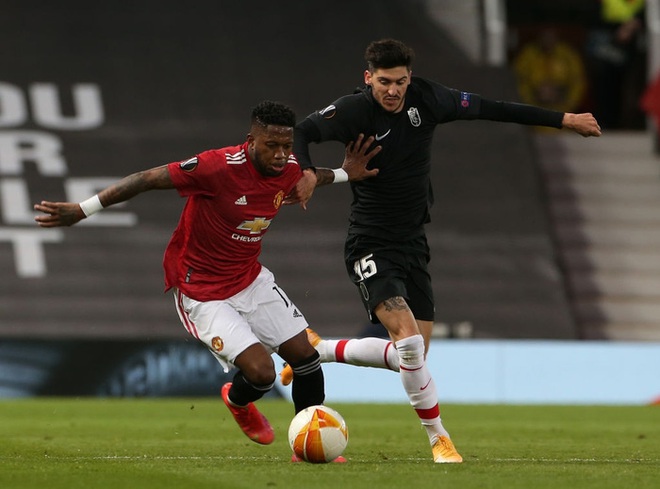 Chấm điểm cầu thủ MU vs Granada: Wan-Bissaka tỏa sáng - Ảnh 6.