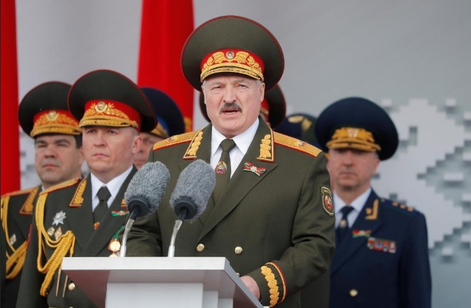 Mỹ đứng sau âm mưu lật đổ Tổng thống Belarus, an ninh Nga ra tay - Chiến sự Ukraine diễn biến nóng, nhóm tàu sân bay Anh lập tức chuyển hướng - Ảnh 1.