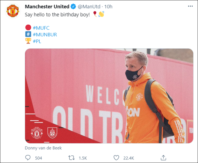 Fan MU bất bình vì cách đội nhà chúc mừng sinh nhật Van de Beek - Ảnh 1.