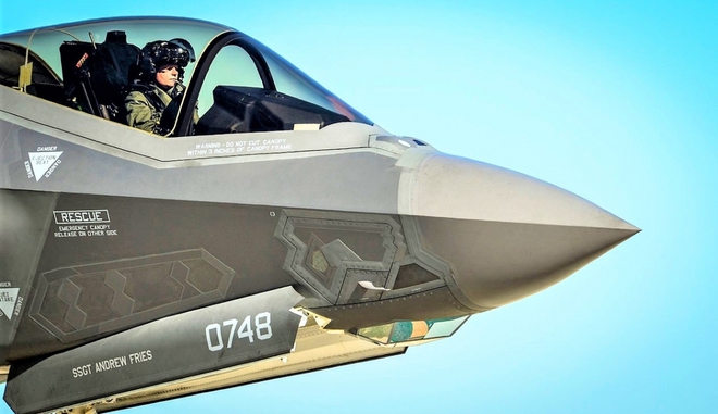Chiến đấu cơ tàng hình F-35 có thể là một cấu phần của Bộ ba Hạt nhân Mỹ - Ảnh 1.
