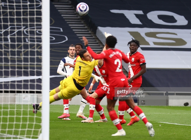 Mộng vô địch của Man United bị giáng một đòn mạnh; Tottenham hồi sinh sau khi sa thải Mourinho - Ảnh 5. Mộng vô địch của Man United bị giáng một đòn mạnh; Tottenham hồi sinh sau khi sa thải Mourinho - Ảnh 5.
