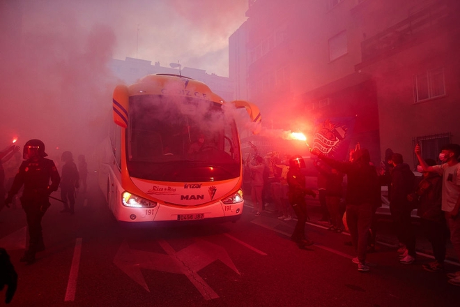 Vượt qua mớ bòng bong Super League, Real Madrid thắng đậm để vươn lên ngôi đầu La Liga - Ảnh 2.