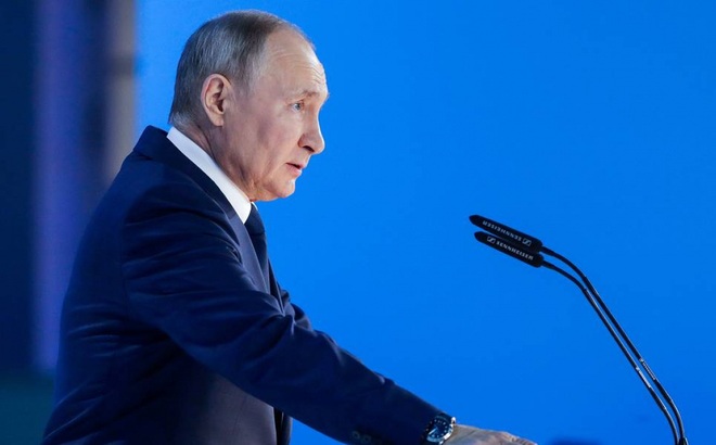 Tổng thống Putin đọc thông điệp liên bang ngày 21/4. Ảnh: Tass