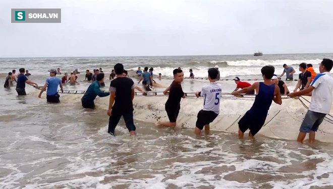 Hàng trăm người dùng lưới lớn tìm 3 học sinh đuối nước đang mất tích trên biển - Ảnh 4. Hàng trăm người dùng lưới lớn tìm 3 học sinh đuối nước đang mất tích trên biển - Ảnh 4.