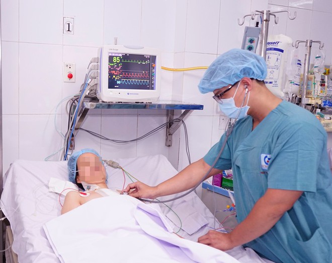 Bệnh nhân 45 tuổi suýt đột tử vì vỡ động mạch chủ đột ngột - Ảnh 1.