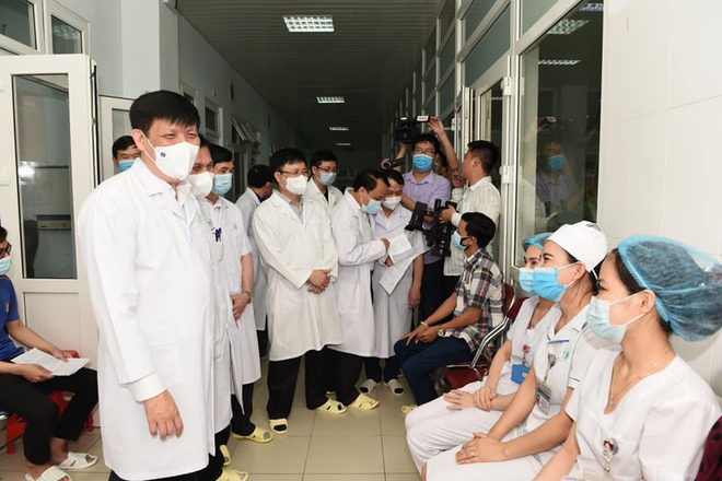 Bộ trưởng Bộ Y tế: Nguy cơ dịch COVID-19 xâm nhập vào Nghệ An là rất lớn - Ảnh 1. Bộ trưởng Bộ Y tế: Nguy cơ dịch COVID-19 xâm nhập vào Nghệ An là rất lớn - Ảnh 1.