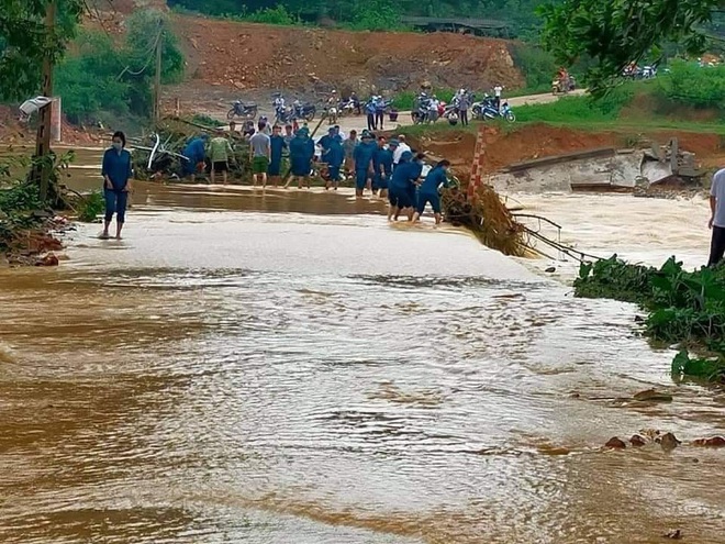 Thái Nguyên: Lũ quét, ngập úng cục bộ, di dời 13 hộ dân ngay trong đêm - Ảnh 5.