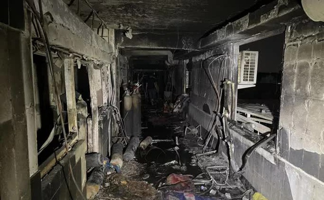 Vụ cháy ở bệnh viện Ibn al-Khatib Hospital diễn ra do bình ga bị nổ. Ảnh: EPA-EFE