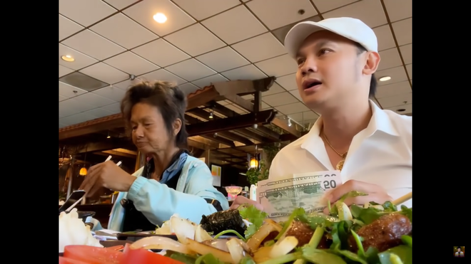 NSƯT Kim Tiểu Long: Họ nói tôi đưa tiền cô Kim Ngân một cách mất dạy - Ảnh 3. NSƯT Kim Tiểu Long: Họ nói tôi đưa tiền cô Kim Ngân một cách mất dạy - Ảnh 3.
