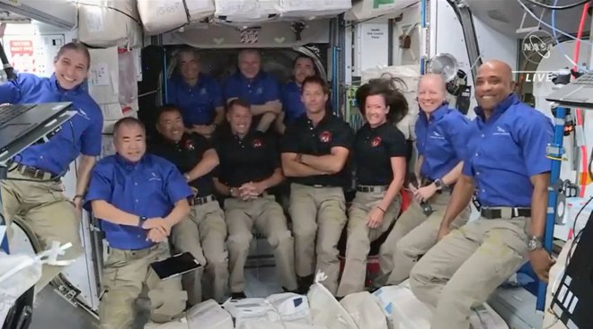 11 người trên Trạm vũ trụ quốc tế, lập kỷ lục mới nhưng phi hành gia lo thiếu chỗ ngủ? - Ảnh 1.