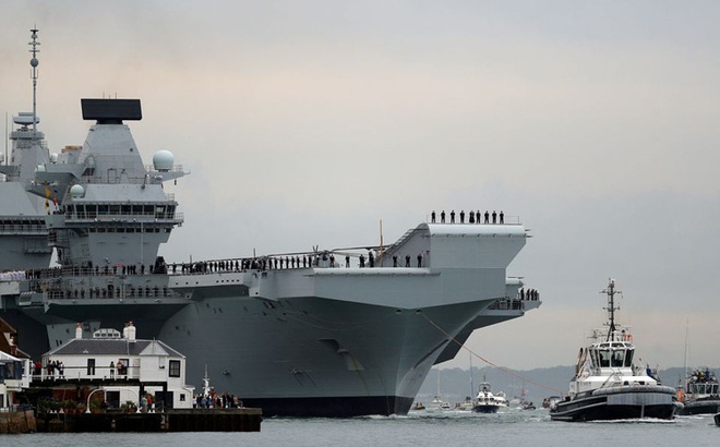 Tàu sân bay HMS Queen Elizabeth. Ảnh: Reuters