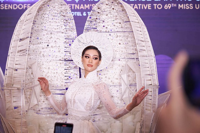 Hoa hậu HHen Niê ăn mặc nóng bỏng gây chú ý  - Ảnh 4.