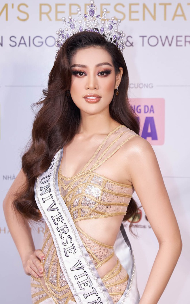 Hoa hậu HHen Niê ăn mặc nóng bỏng gây chú ý  - Ảnh 1.