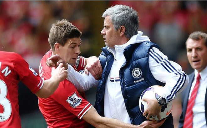 Mourinho đăng tải bức ảnh cách đây 7 năm