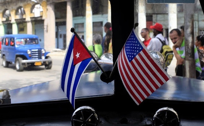 Cờ Cuba và Mỹ. Ảnh: 4liberty