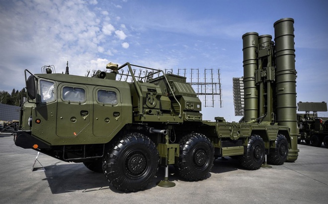 Hệ thống phòng không S-400 của Nga được giới thiệu tại một diễn đàn quân sự ở ngoại ô thủ đô Moskva. Ảnh: AFP/TTXVN