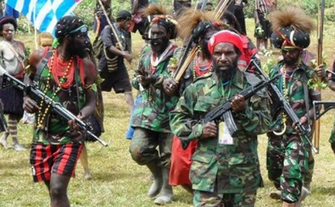 Một nhóm tội phạm có vũ trang ở Papua. (Nguồn : Jurnal6.com)