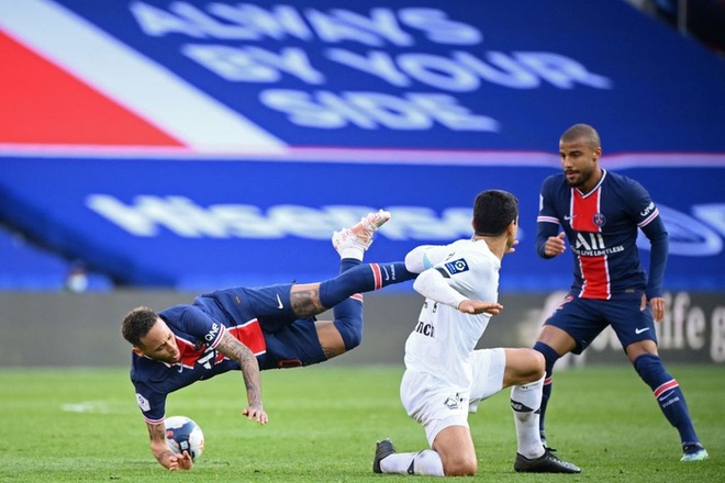 Neymar ăn thẻ đỏ, PSG thua đối thủ trực tiếp cạnh tranh ngôi vô địch - Ảnh 10.