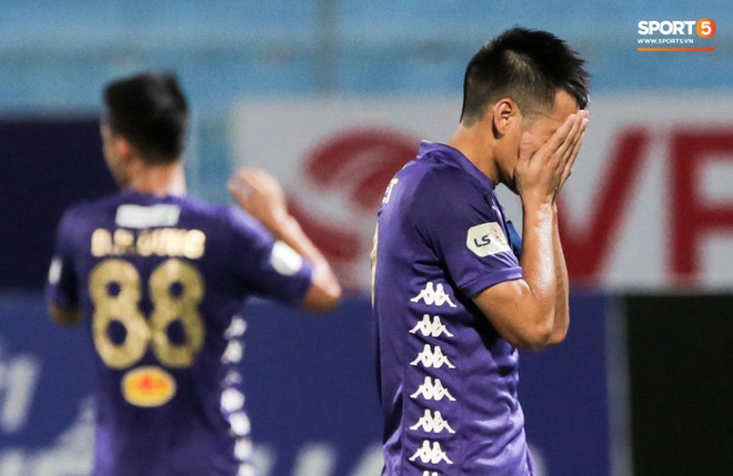 Hà Nội FC mất cầu thủ trẻ xuất sắc nhất 2020, cơ hội cho cặp đôi Thường Châu trở lại - Ảnh 1.