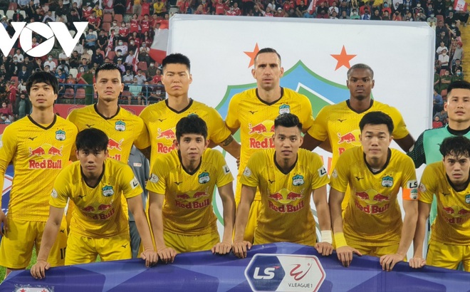 HAGL nhận gần như toàn bộ giải thưởng trong tháng 1 và tháng 3 của V-League 2021. (Ảnh: Dương Thuật).