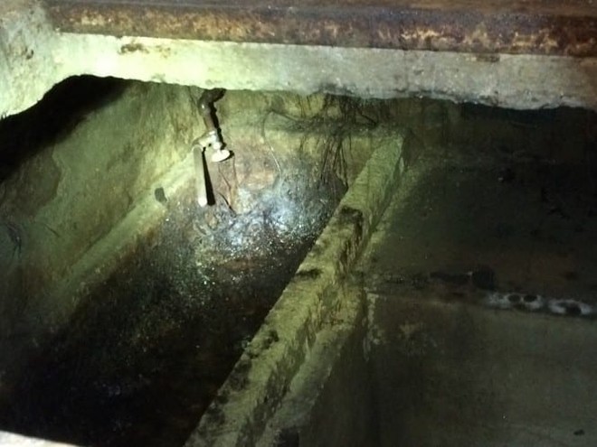 Căn hầm dưới phòng ăn nhiều năm đóng im ỉm, khi mở ra cảnh tượng bên trong khiến chủ nhà xanh mặt - Ảnh 7.