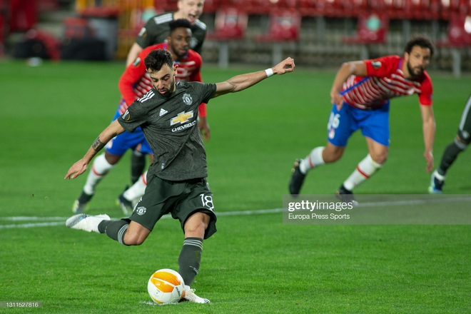 Man United thổi bay địch thủ ngổ ngáo; Arsenal trả giá đắt vì sai lầm phút bù giờ - Ảnh 2. Man United thổi bay địch thủ ngổ ngáo; Arsenal trả giá đắt vì sai lầm phút bù giờ - Ảnh 2.