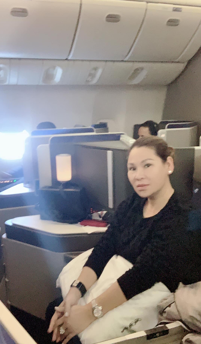Hình ảnh sang chảnh, đi du lịch đắt đỏ của vợ đại gia Kinh Quốc trước khi bị bắt - Ảnh 4. Hình ảnh sang chảnh, đi du lịch đắt đỏ của vợ đại gia Kinh Quốc trước khi bị bắt - Ảnh 4.