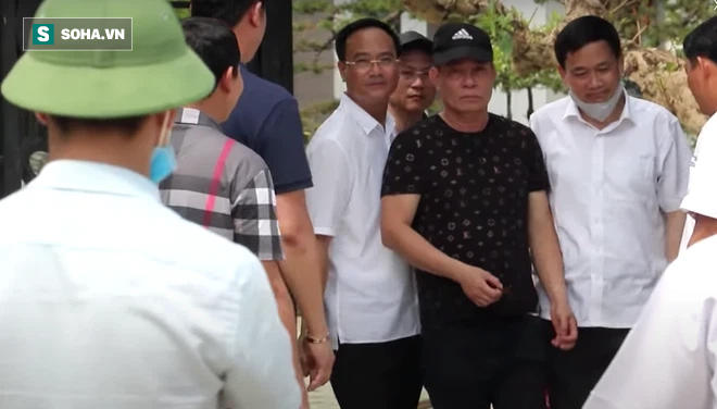 Đại tá công an kể lại nhiều giờ cân não trong căn biệt thự, thuyết phục hung thủ buông súng trong vụ 2 người  bị bắn chết - Ảnh 11.