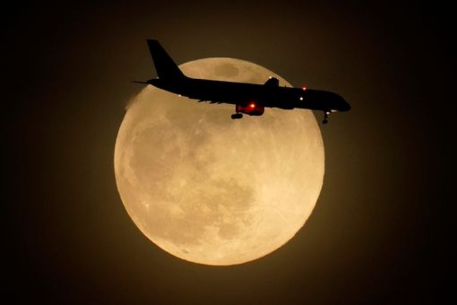Chiêm ngưỡng chùm ảnh siêu trăng hồng tuyệt đẹp ở khắp nơi trên thế giới - Ảnh 12.