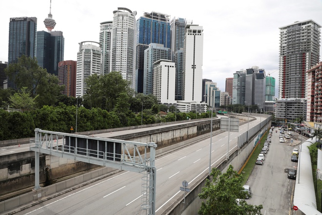 Số ca nhiễm Covid-19 tăng vọt trong nhiều ngày, Malaysia chính thức phong tỏa toàn quốc - Ảnh 5. Số ca nhiễm Covid-19 tăng vọt trong nhiều ngày, Malaysia chính thức phong tỏa toàn quốc - Ảnh 5.