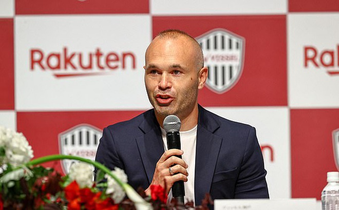 Iniesta phát biểu trong lễ ký hợp đồng mới với Vissel Kobe