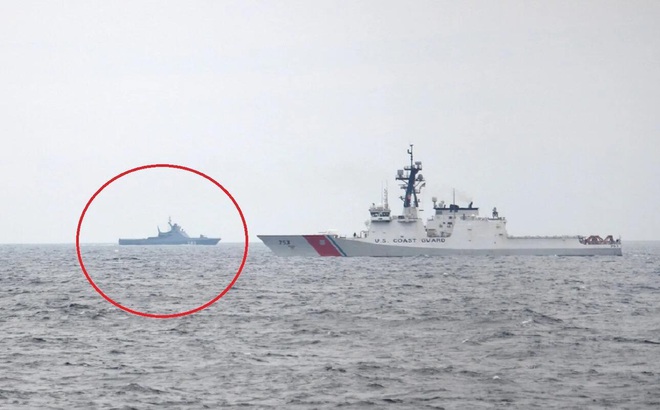 Tàu tuần tra Nga và Mỹ chạm mặt ở biển Đen. Nguồn: Sina.