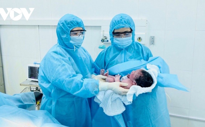 Em bé chào đời trong khu cách ly Bệnh viện Sản - Nhi tỉnh Lào Cai