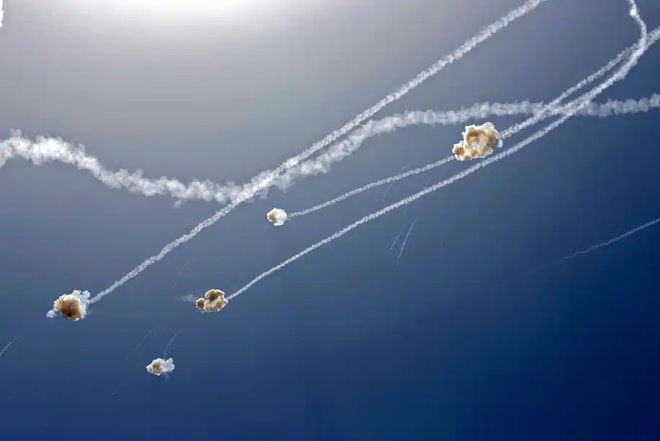 Báo Mỹ: Bắn hàng nghìn rocket, người Palestine đã tìm ra điểm yếu của hệ thống Vòm Sắt? - Ảnh 4. Báo Mỹ: Bắn hàng nghìn rocket, người Palestine đã tìm ra điểm yếu của hệ thống Vòm Sắt? - Ảnh 4.