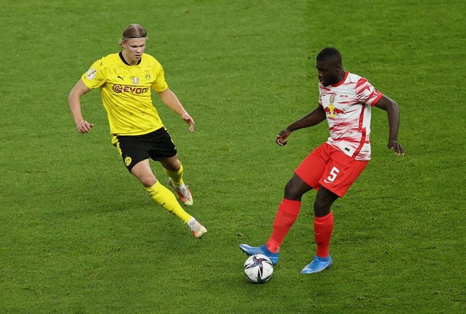 Haaland - Sancho lập cú đúp, Dortmund đoạt cúp - Ảnh 1.