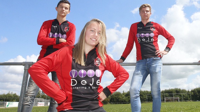 Hà Lan cho phép cầu thủ nữ đá với cầu thủ nam - Ảnh 2.