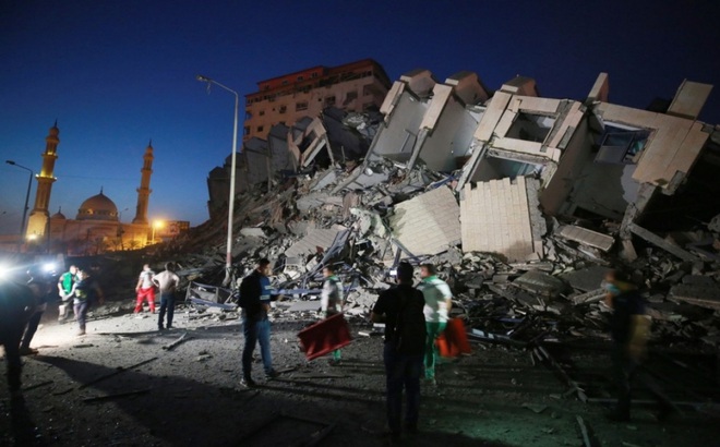 Gaza đổ nát sau khi bị Israel không kích. Ảnh: AP.